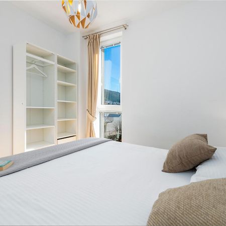 Oyo Deluxe Apartments ดูบรอฟนิก ภายนอก รูปภาพ
