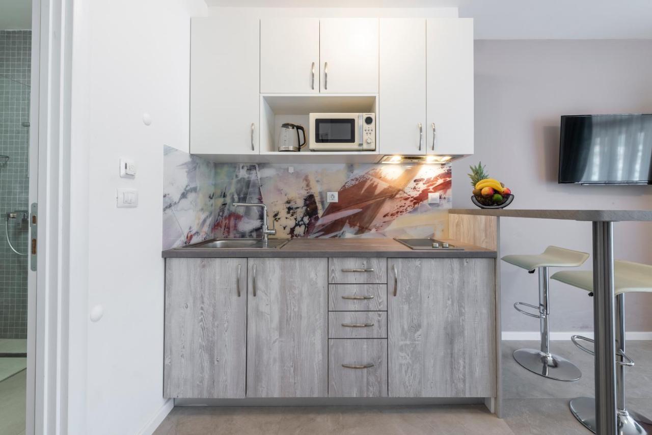 Oyo Deluxe Apartments ดูบรอฟนิก ภายนอก รูปภาพ