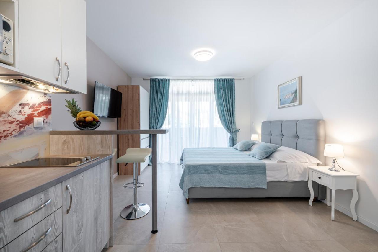 Oyo Deluxe Apartments ดูบรอฟนิก ภายนอก รูปภาพ