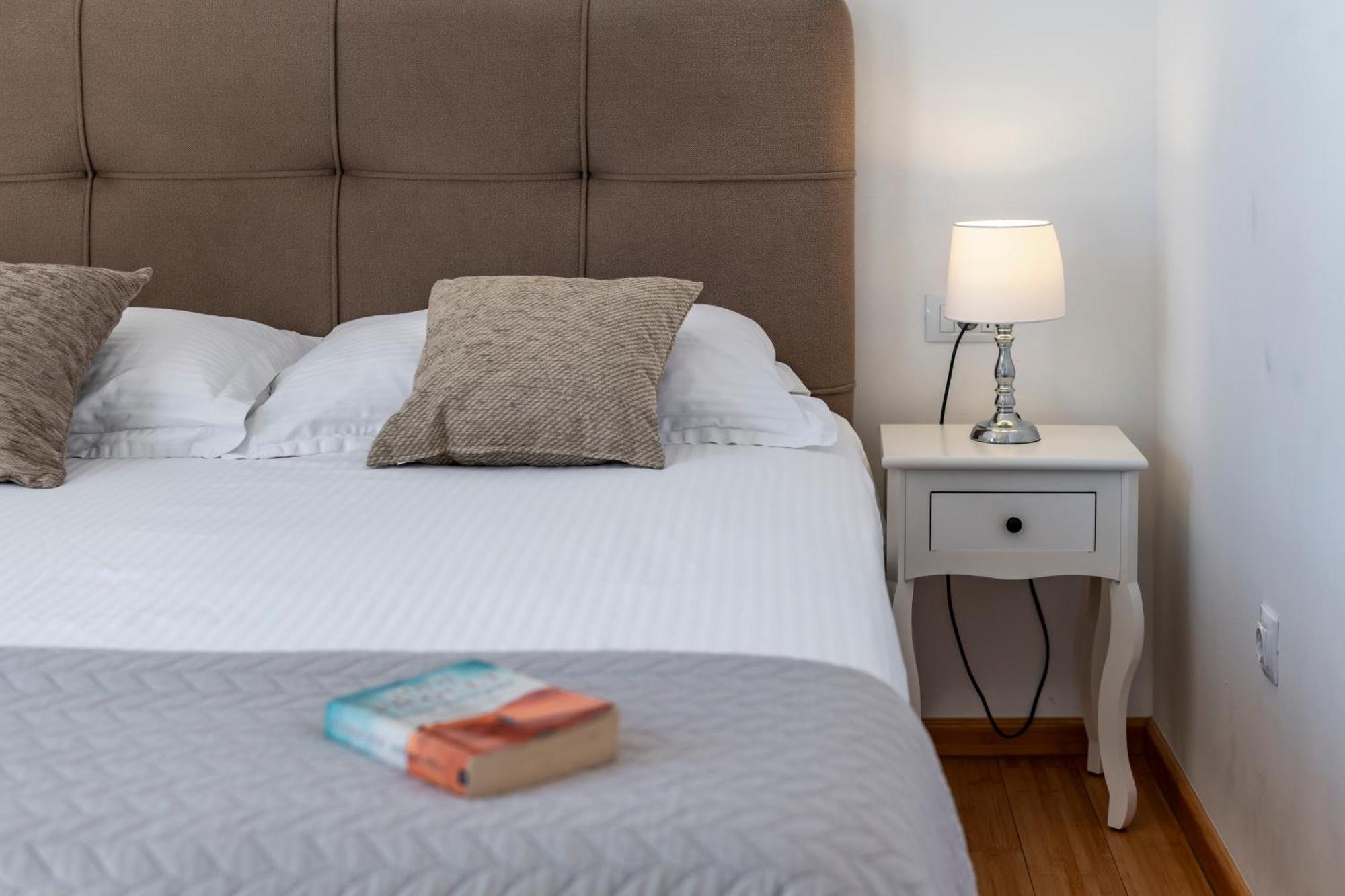 Oyo Deluxe Apartments ดูบรอฟนิก ภายนอก รูปภาพ